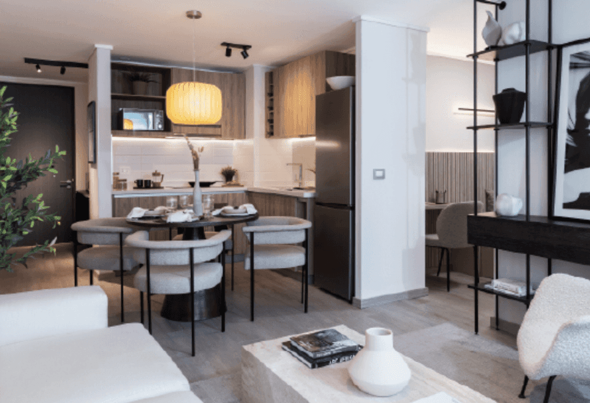 Equipamiento y terminaciones — Las Condes 7520