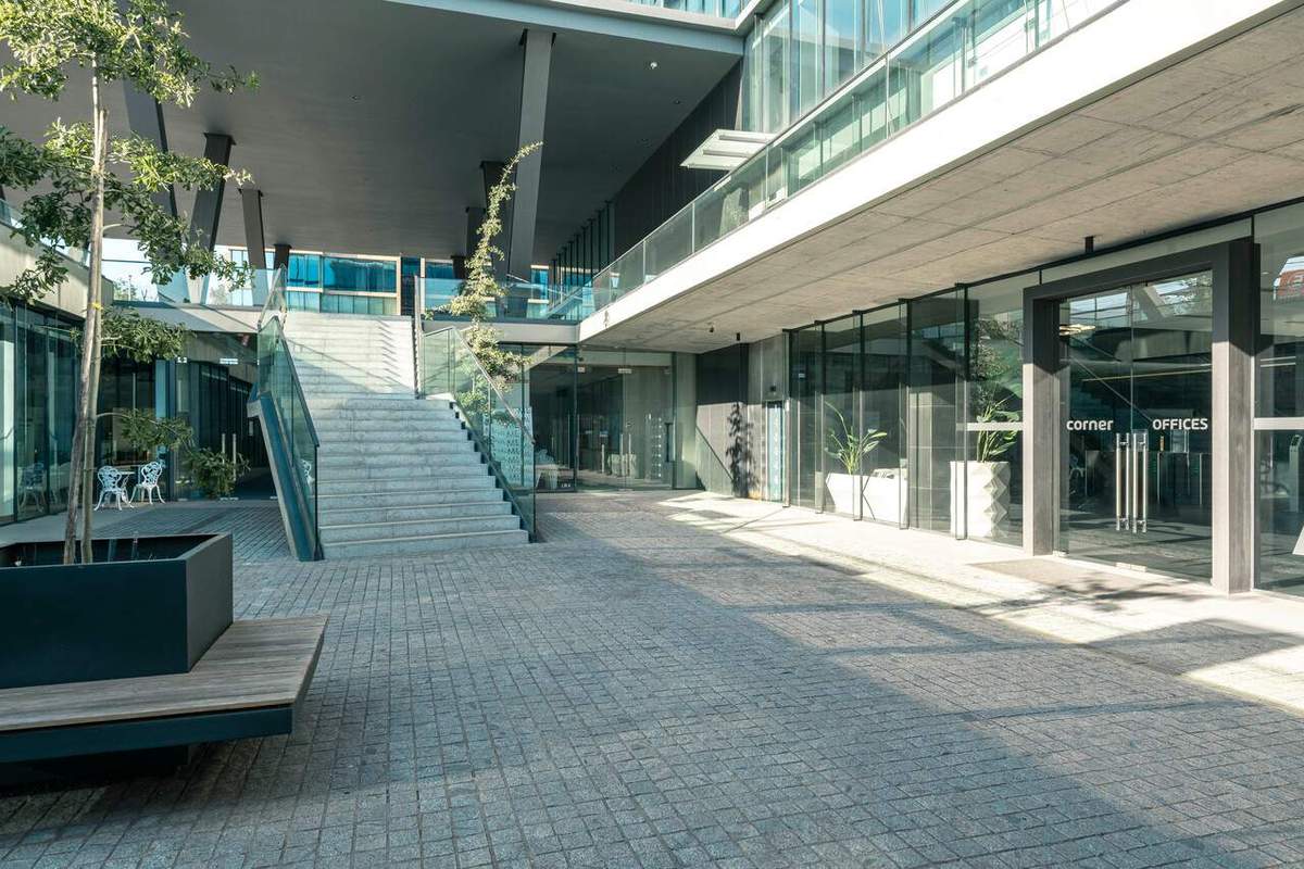 Áreas comunes — Corner Offices (OFICINAS)