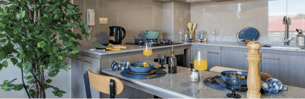 Equipamiento y terminaciones — Condominio Parque del Sur torre A