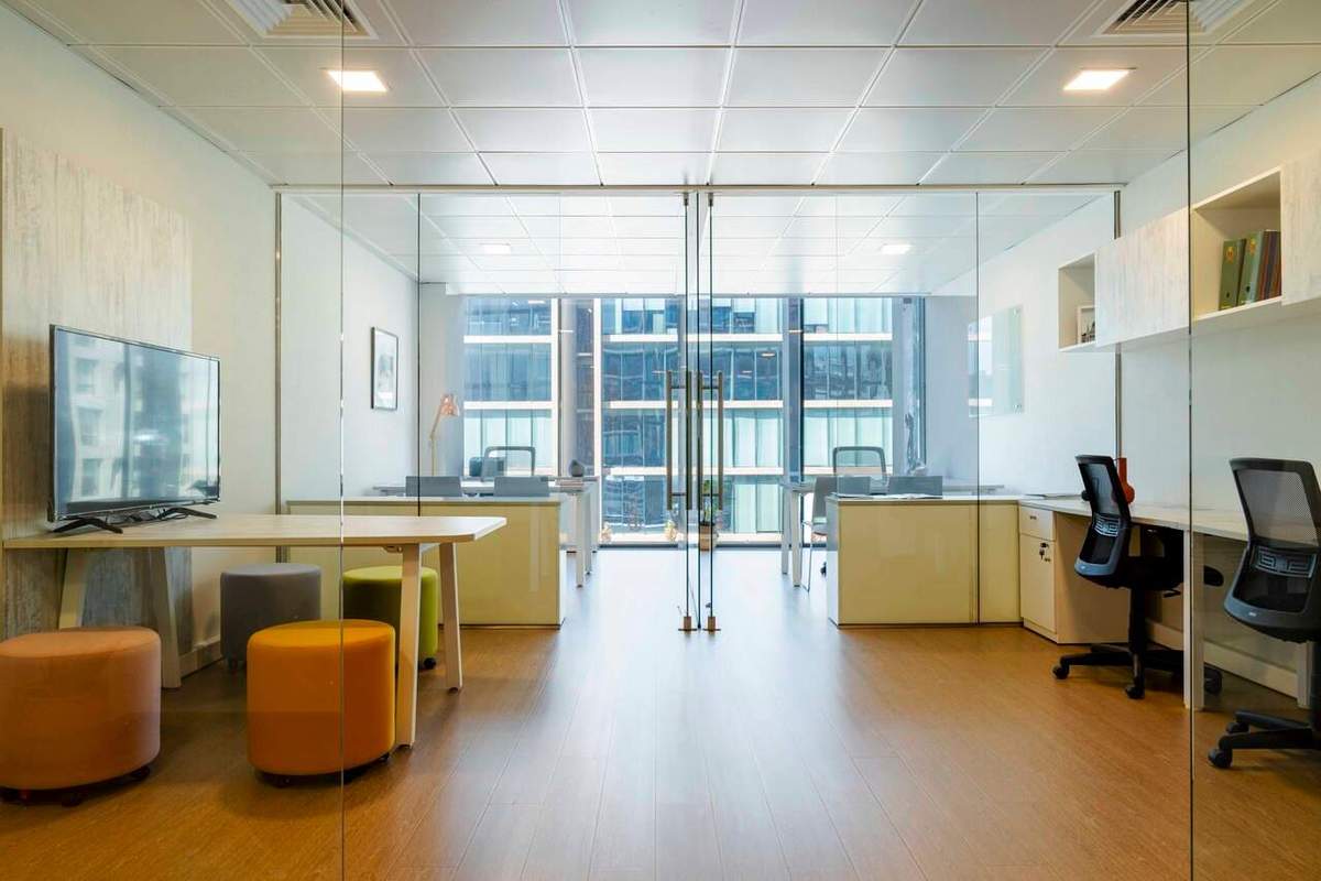 Equipamiento y terminaciones — Corner Offices (OFICINAS)