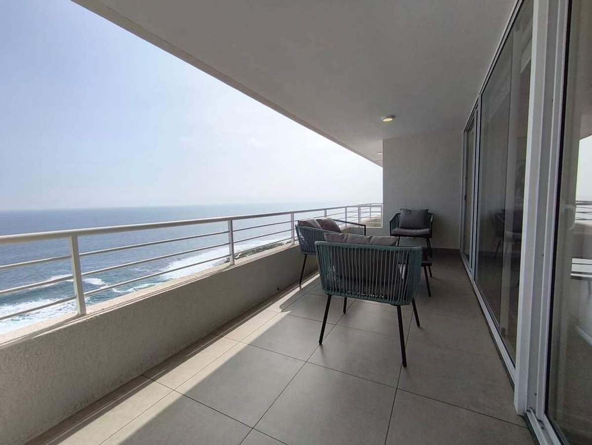 Equipamiento y terminaciones — Condominio Gran Pacifico IV