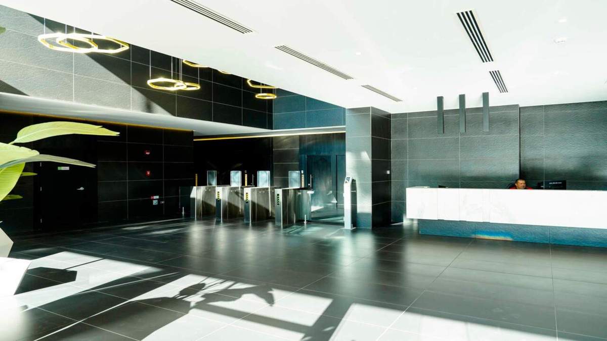 Corner Offices (OFICINAS)